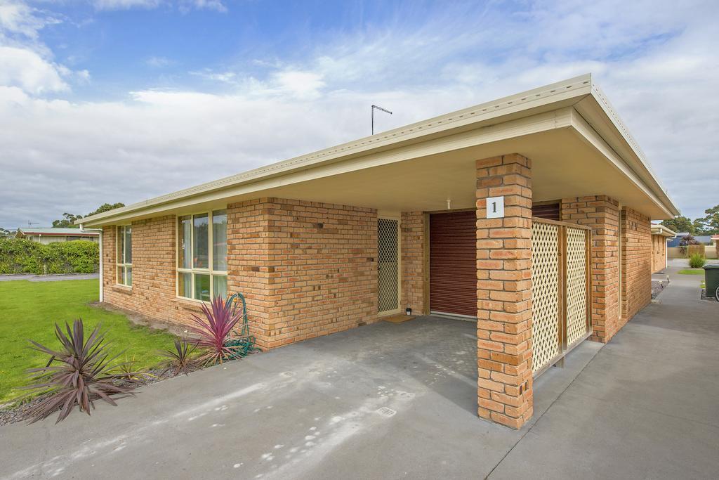 All Inn Strahan Holiday Units Exterior photo